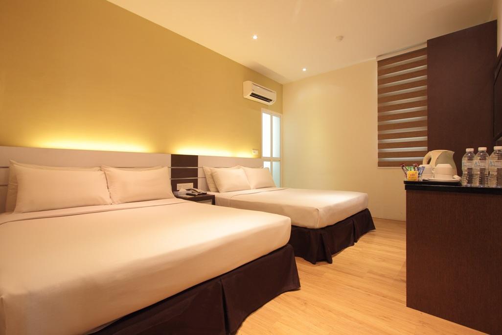 The V Hotel Kuantan Exterior foto